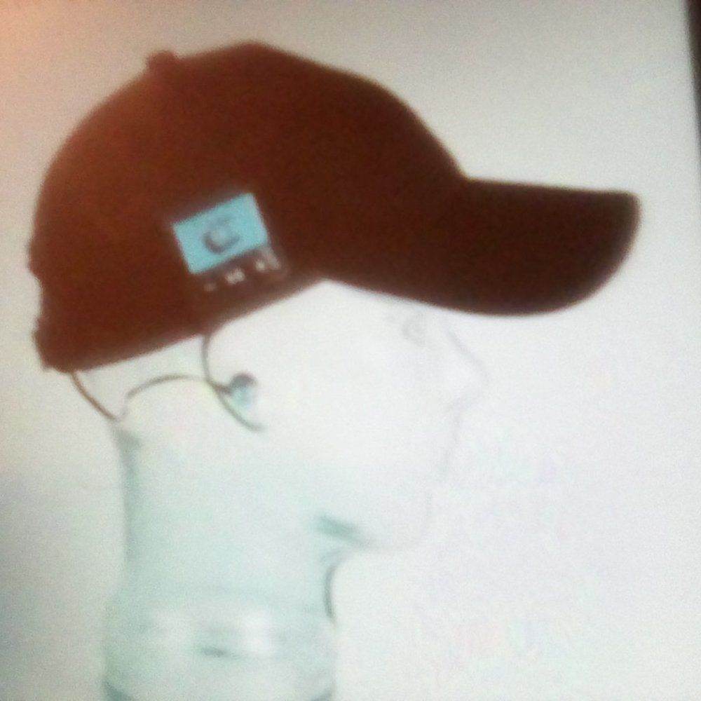 Baseball cap 🧢 with Bluetooth - Picture 2 of 3